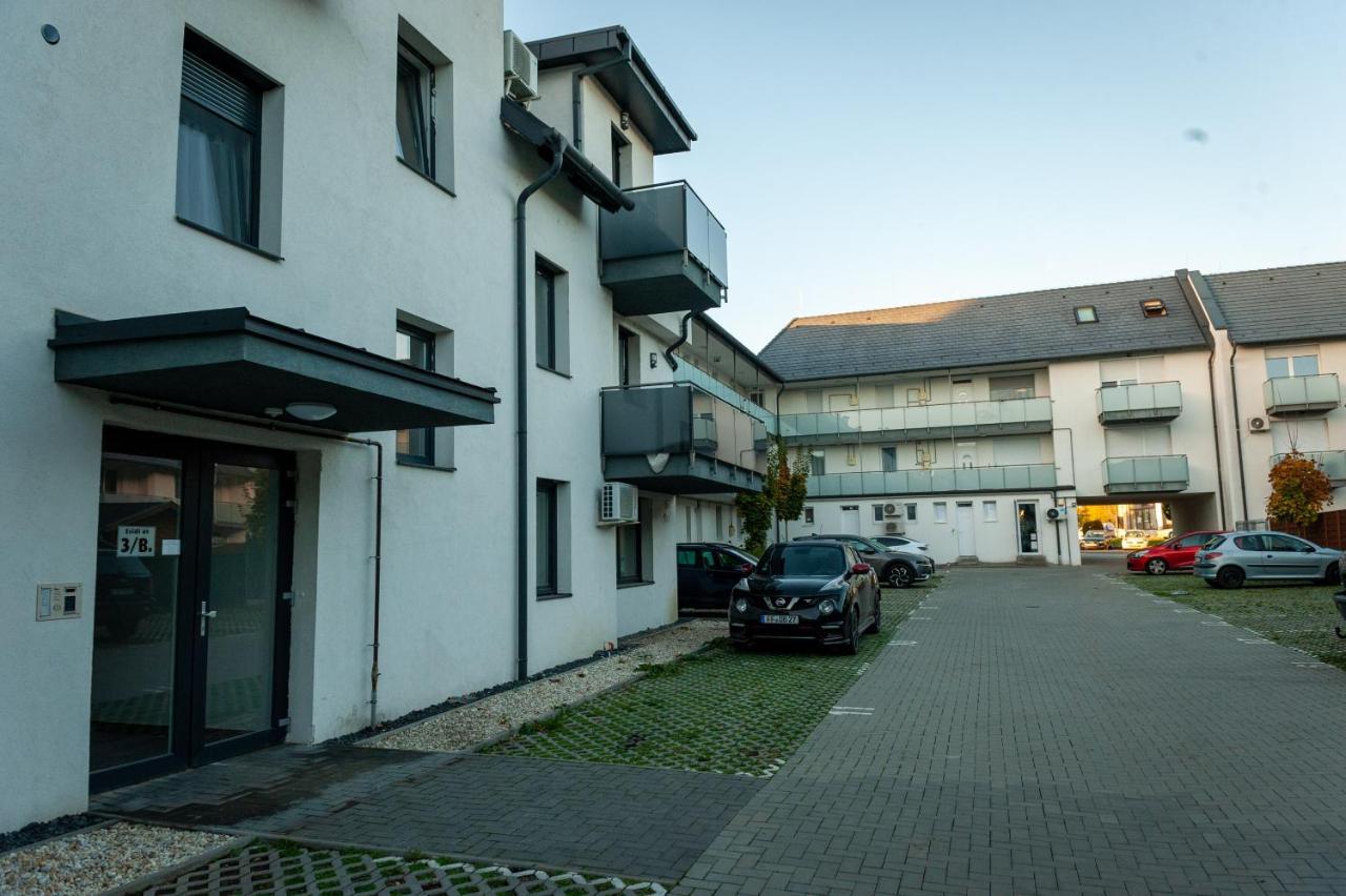 Ciao Lilla Apartman Keszthely Exteriör bild