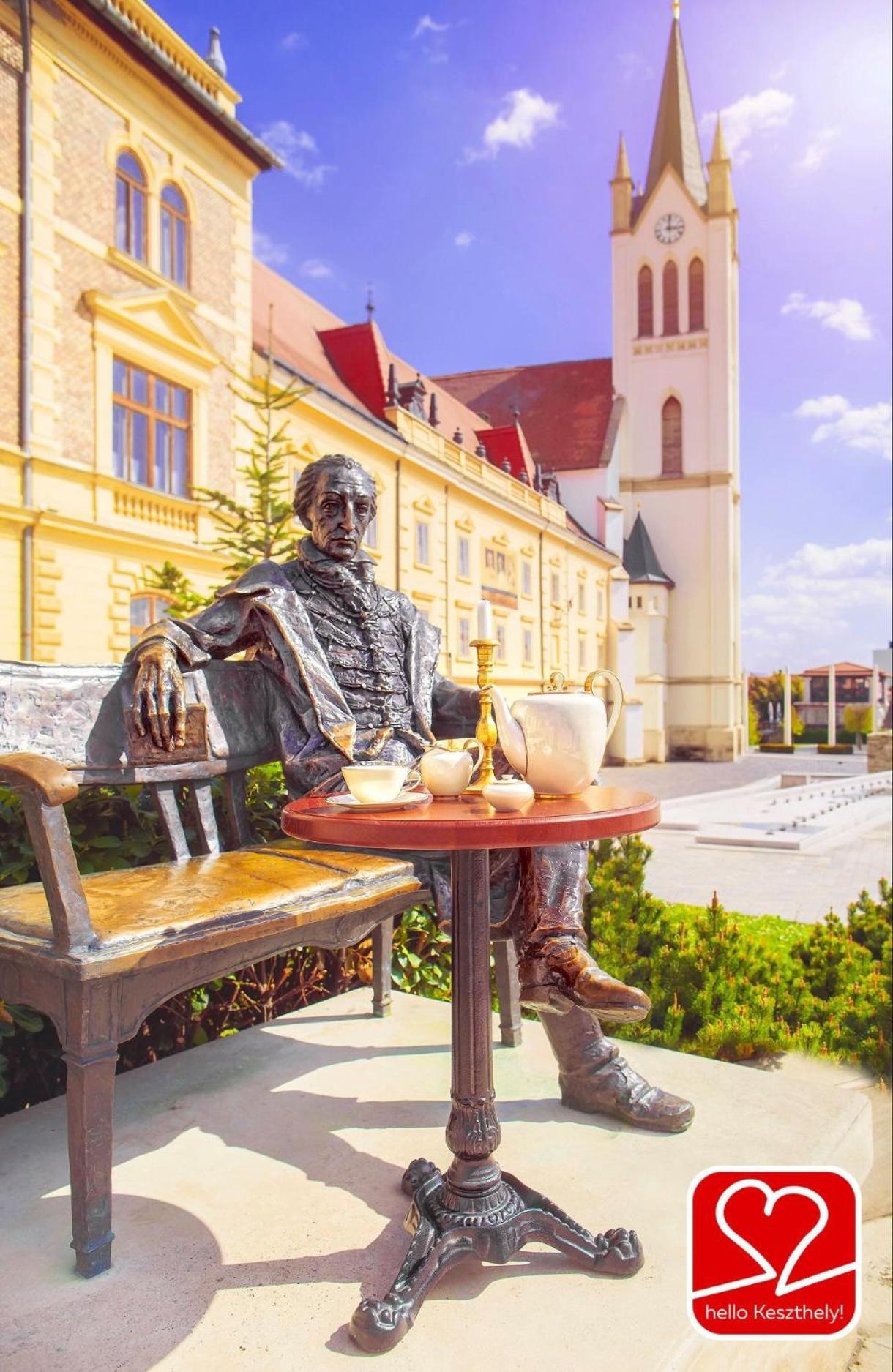 Ciao Lilla Apartman Keszthely Exteriör bild